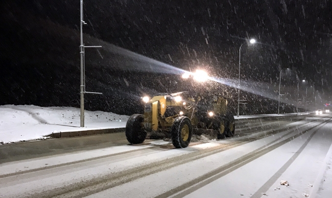 Erzurum ve Kars'ta kar yağışı etkili oldu