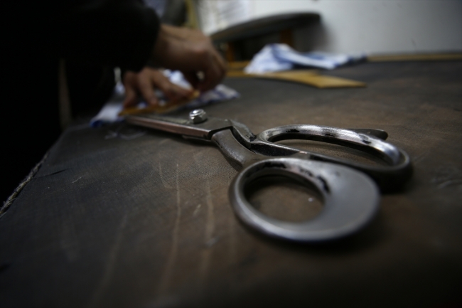 Nostaljik çizgili pijamalar Orhan ustanın ellerinden çıkıyor