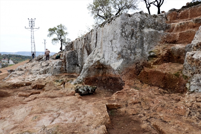 Roma dönemi kaya mezarları tarihe ışık tutulacak