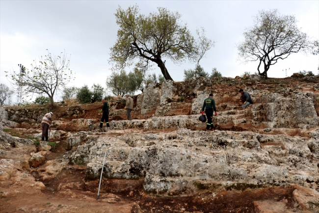 Roma dönemi kaya mezarları tarihe ışık tutulacak