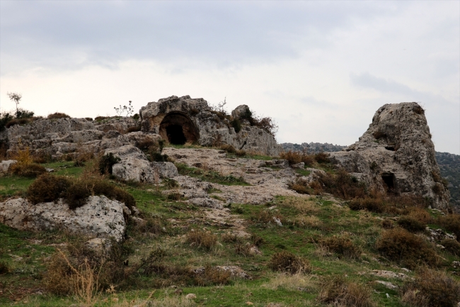 Roma dönemi kaya mezarları tarihe ışık tutulacak