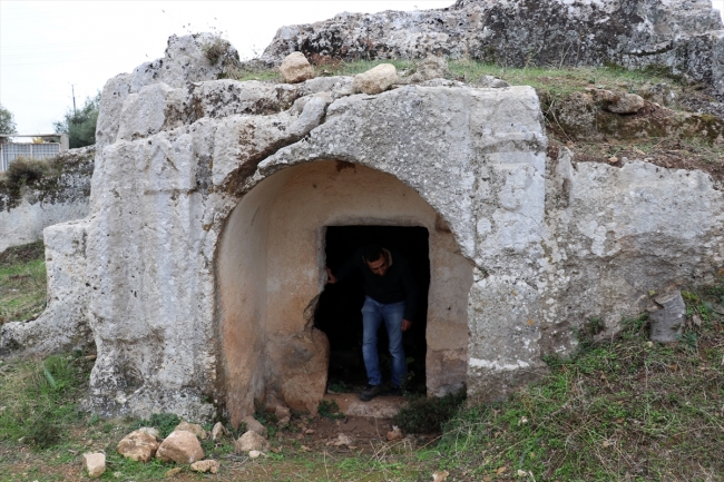 Roma dönemi kaya mezarları tarihe ışık tutulacak