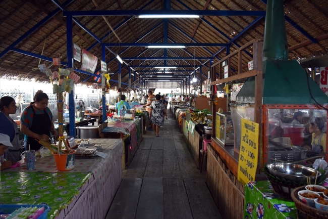 Tayland'ın sıra dışı yüzen pazarları