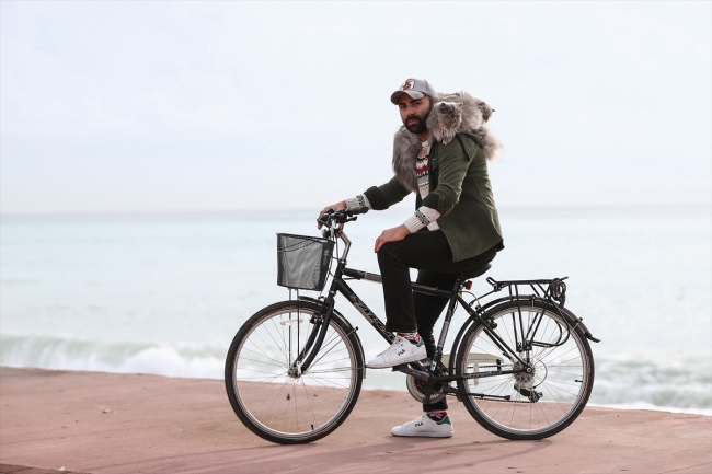 Latte ve Duman'ın bisiklet keyfi