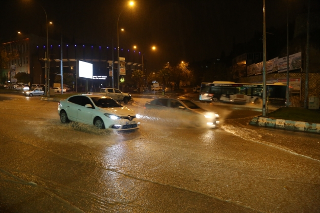 Gaziantep ve Kahramanmaraş'ta sağanak etkili oldu