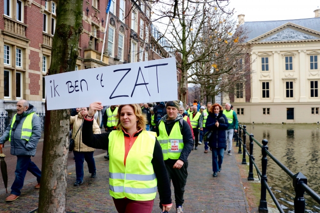 "Sarı yelekliler"in protestosu Hollanda'ya sıçradı