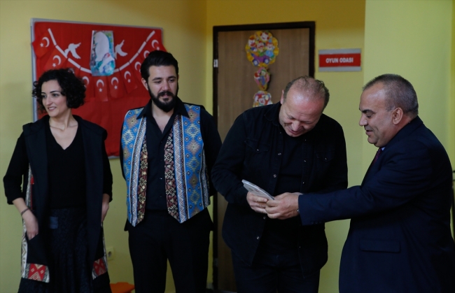 Cezaevindeki çocuklar "masal dünyası"na yolculuk yaptı