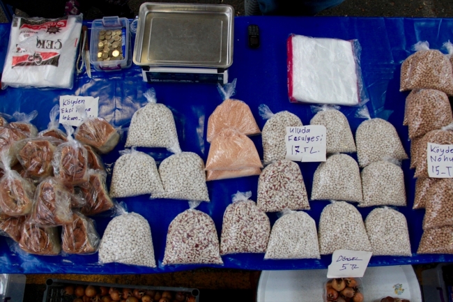 Bursa'da yetişmeyen ürünleri köylü pazarında satmak yasak