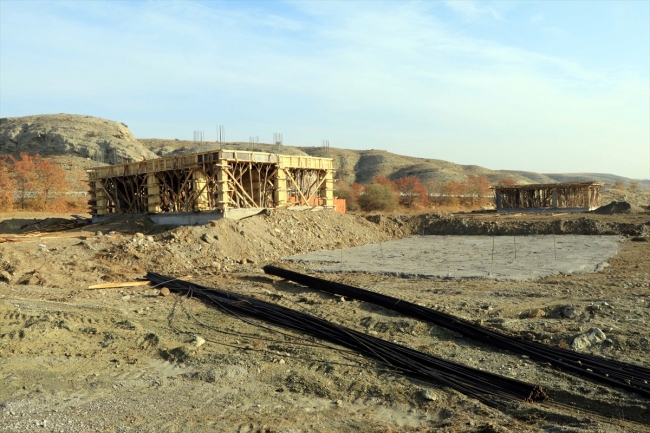 "Obruklu köy" yeni yerine taşınacak