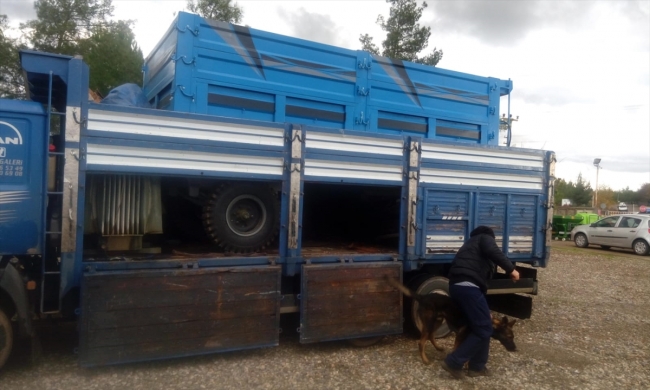 Uyuşturucuyu oksijen tüpüne gizlemişler