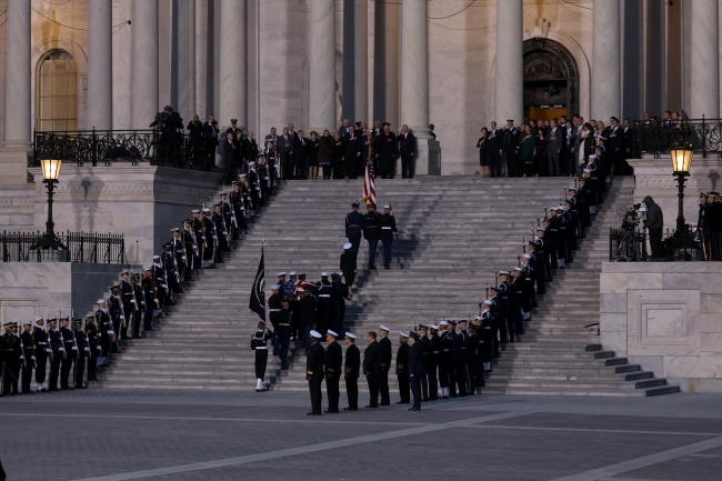 Eski ABD Başkanı Bush için ABD Kongresinde tören düzenlendi