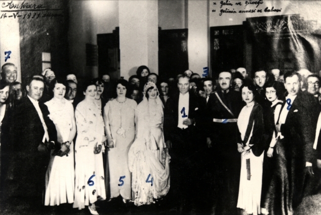 Genelkurmay arşivlerinden paylaşılan fotoğraflarla Atatürk ve Türk kadını