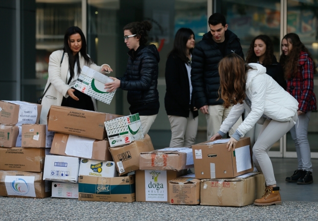 Öğrencilerin çabası ile İzmir dışına okul malzemesi gönderiliyor