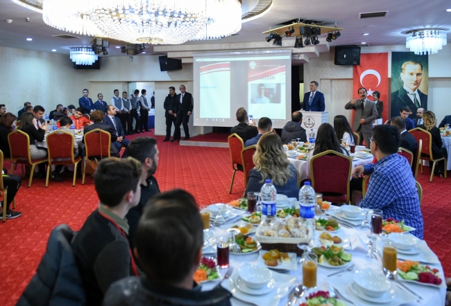 Milli Eğitim Bakanı Selçuk, "çift kanatlı" öğrencilerle buluştu