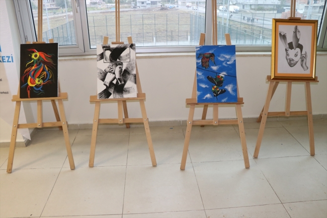 Kanepe Fikri Sandalye Cizimi Karakalem