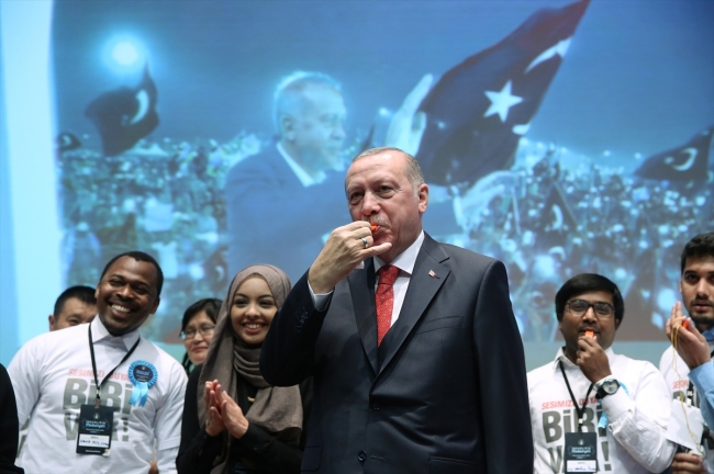 Cumhurbaşkanı Erdoğan: Paris'te yaşananlar karşısında dünya kör, sağır ve dilsiz