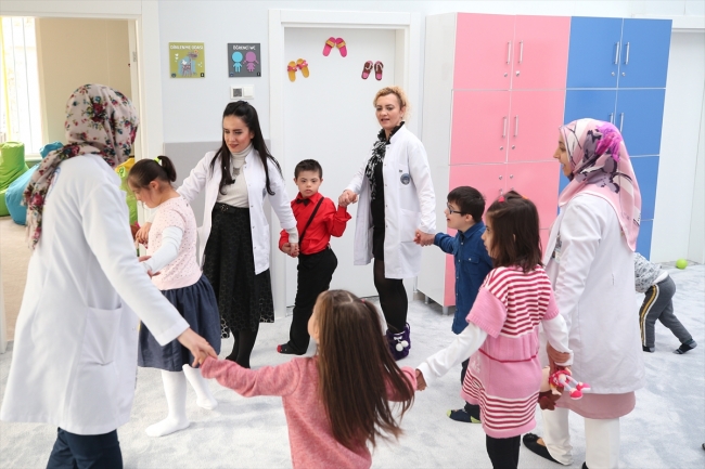 Kayseri'deki "Engelsiz Çocuk Evi" annelerin yaşamını kolaylaştırıyor