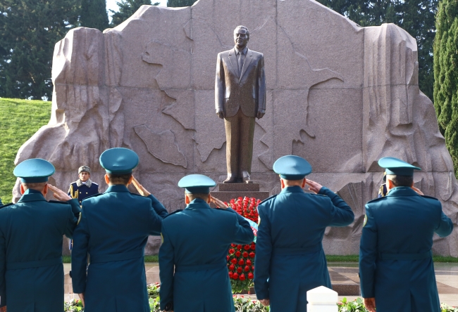 Haydar Aliyev vefatının 15'inci yılında anılıyor