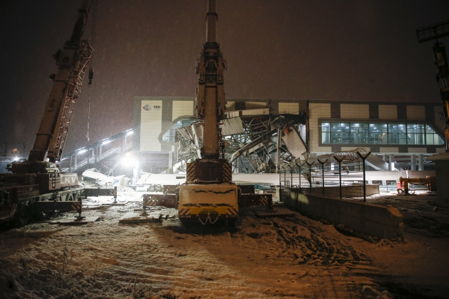 YHT kazasında enkaz kaldırma çalışmasına ara verildi
