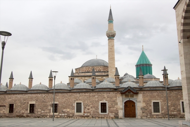 Mevlana Müzesi "gel" çağrısıyla milyonları ağırlıyor