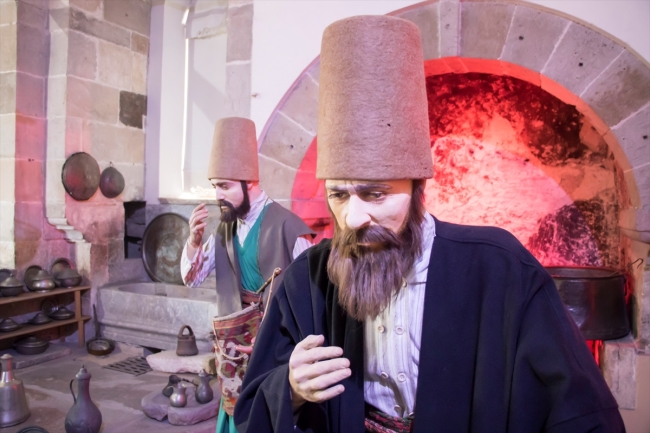 Mevlana Müzesi "gel" çağrısıyla milyonları ağırlıyor
