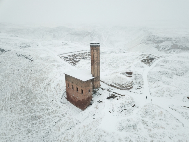 Kar altında "Medeniyetler Beşiği" Ani