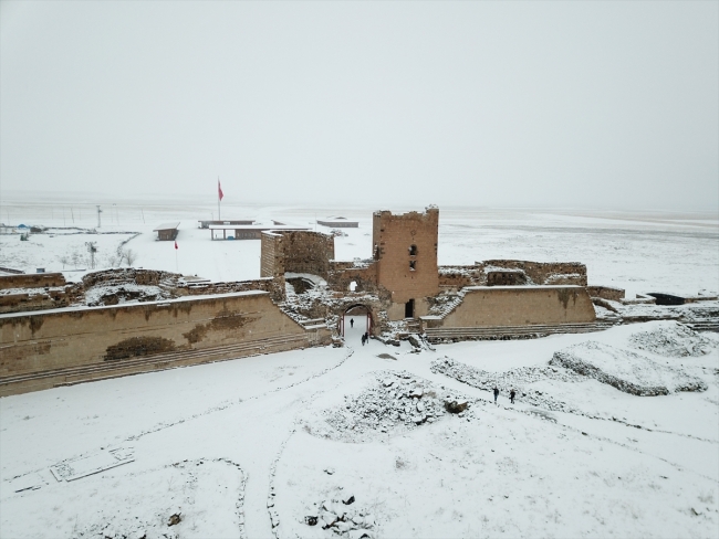 Kar altında "Medeniyetler Beşiği" Ani