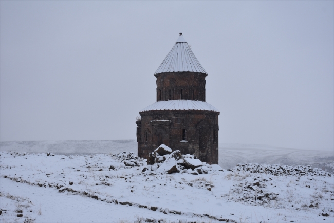 Kar altında "Medeniyetler Beşiği" Ani