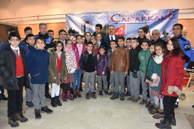 "Gezici Çanakkale Müzesi Sergisi" Hakkarililerle buluştu