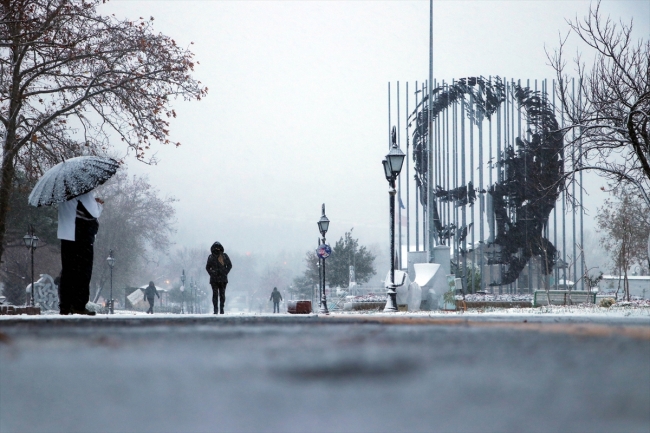 Kar yağışıyla Trakya beyaza büründü