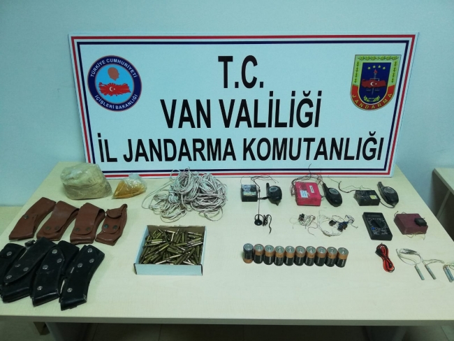 Van'da araziye gömülü patlayıcı ve mühimmat ele geçirildi