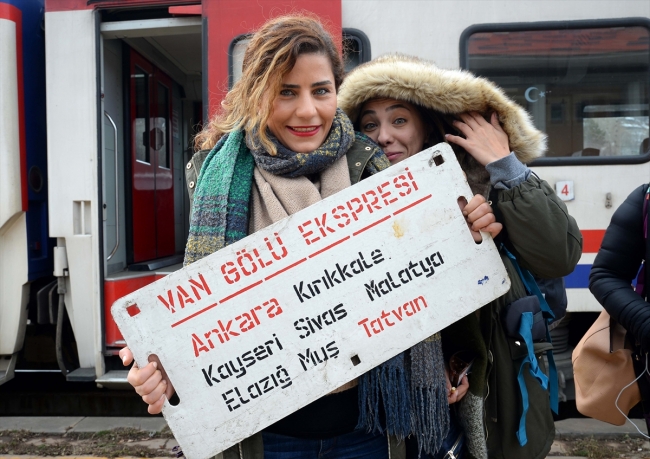 Vangölü Ekspresi ile eşsiz manzaralar arasında yolculuk