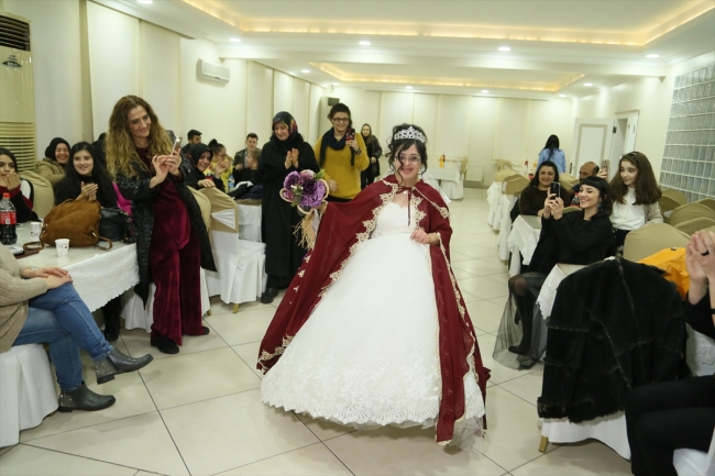 Down sendromlu Arzu Gulen'in gelinlik hayali gerçek oldu