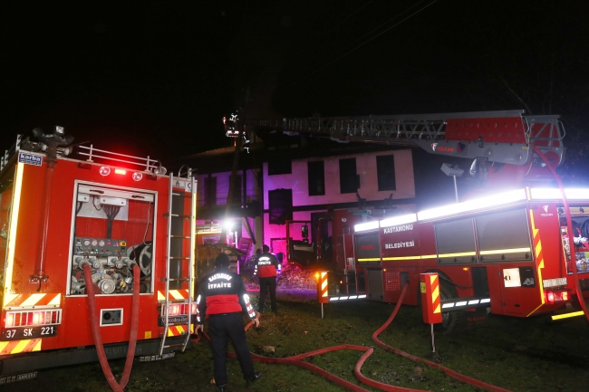 Kastamonu'da tarihi konak yandı
