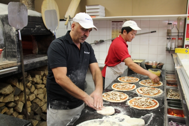 Kanada�da Türk pizzacı evsizlere pizza dağıttı