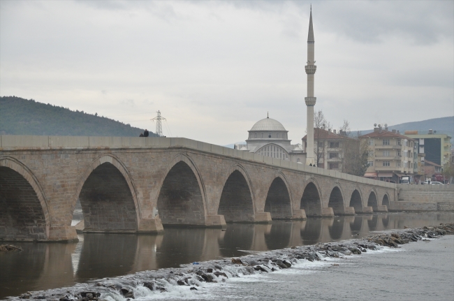 Çorum'daki 5 asırlık Koyunbaba Köprüsü restore edildi