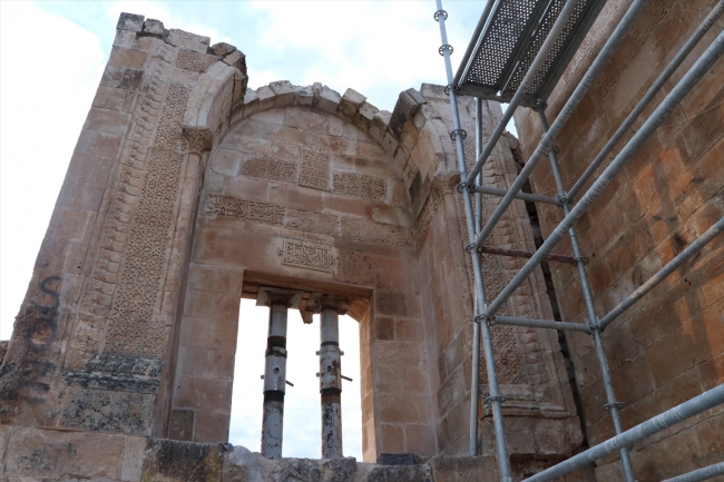 Hasankeyf'te 611 yıllık minare yeniden inşa ediliyor