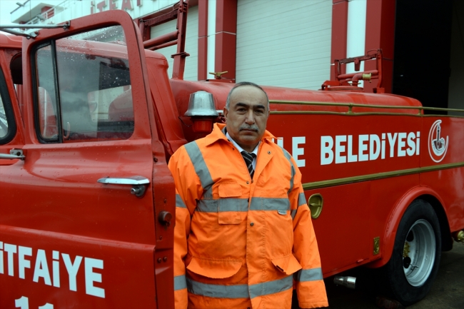 1957 model itfaiye aracını ilk günkü orijinalliğiyle koruyor