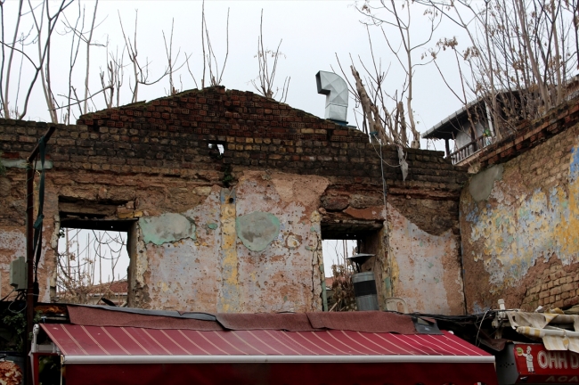 Çömlekçiler Hamamı yok olmaya yüz tuttu