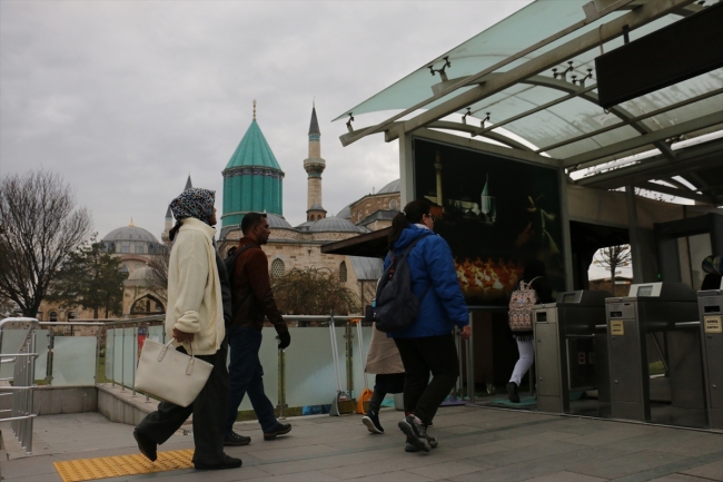 Şeb-i Arus törenlerini 200 bin kişi izledi