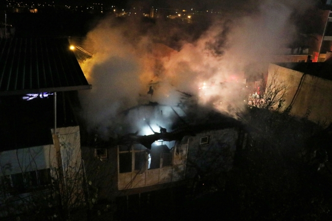 Aydın'da iki katlı evde korkutan yangın