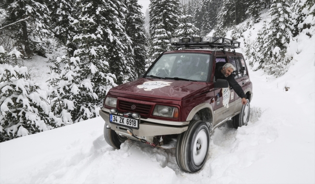 Yaralıgöz Dağı beyaza büründü