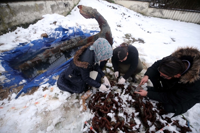 Balıkçı ağına takılan çapa tarihe ışık tutacak