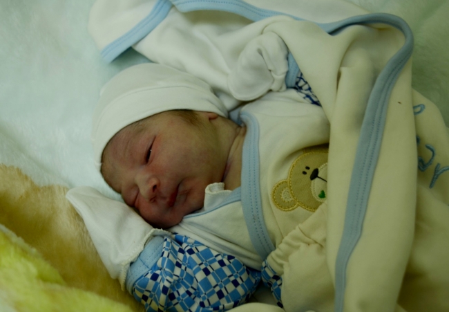 Yeni yılın ilk bebekleri dünyaya geldi