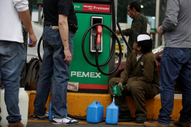 Meksika'da akaryakıt hırsızlığıyla mücadele krize yol açtı