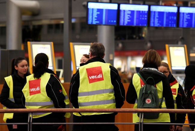 Hamburg Havalimanı'ndaki grev 9 bin yolcuyu mağdur etti