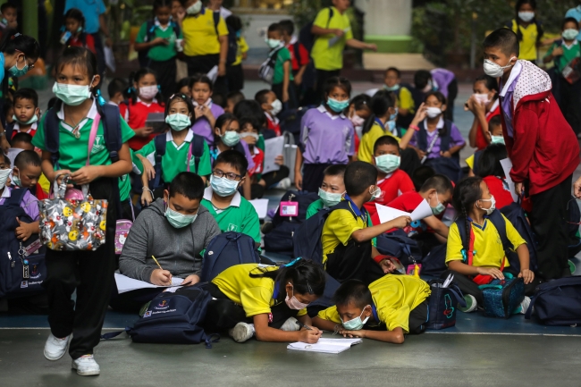 Tayland'da hava kirliliği nedeniyle okullar tatil