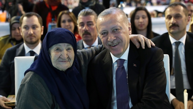 Cumhurbaşkanı Erdoğan: Aile yapımızı sarsmaya yönelik saldırılar altındayız