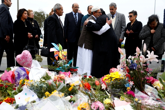 Yeni Zelanda'da terör saldırısı kurbanları toprağa veriliyor