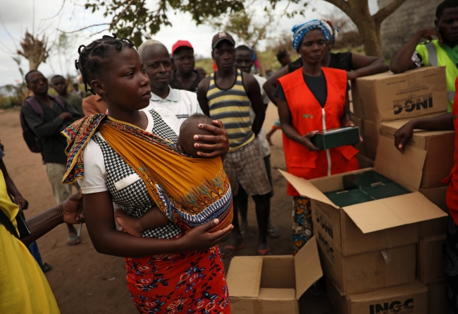 Mozambik ve Zimbabve kasırganın yaralarını sarmaya çalışıyor